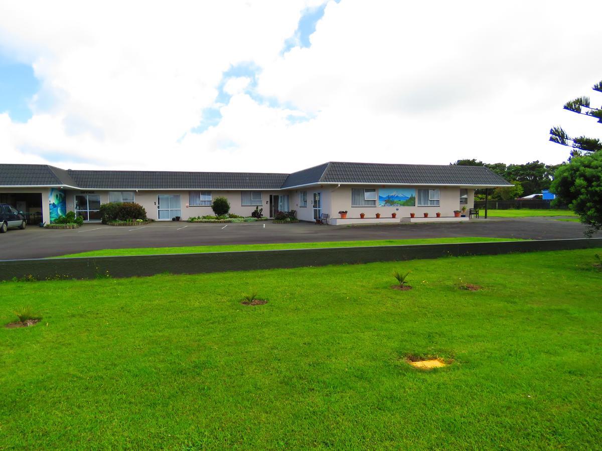 Opunake Motel And Backpackers Lodge Esterno foto