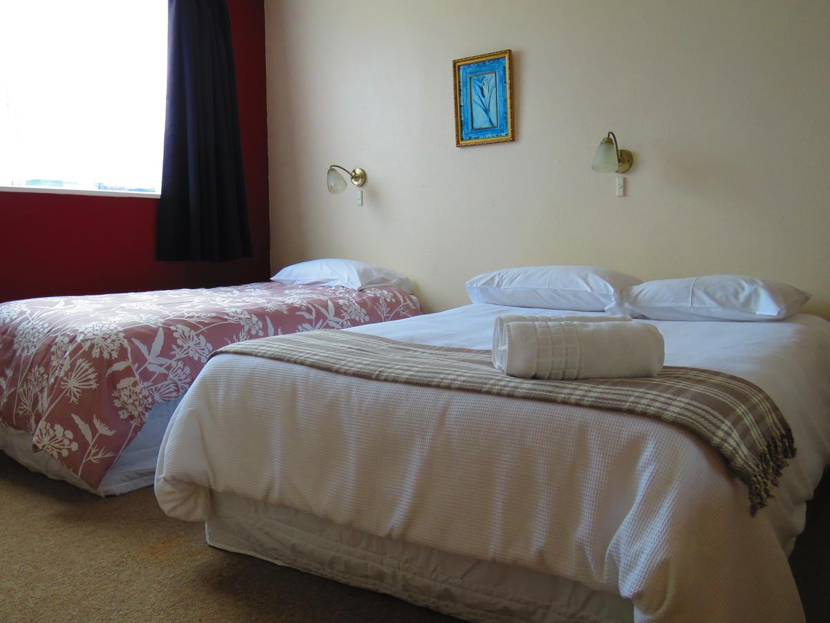 Opunake Motel And Backpackers Lodge Esterno foto